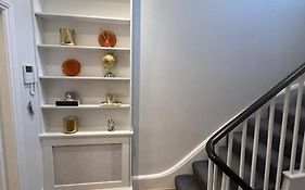 Flat In The Heart Of Holland Park
