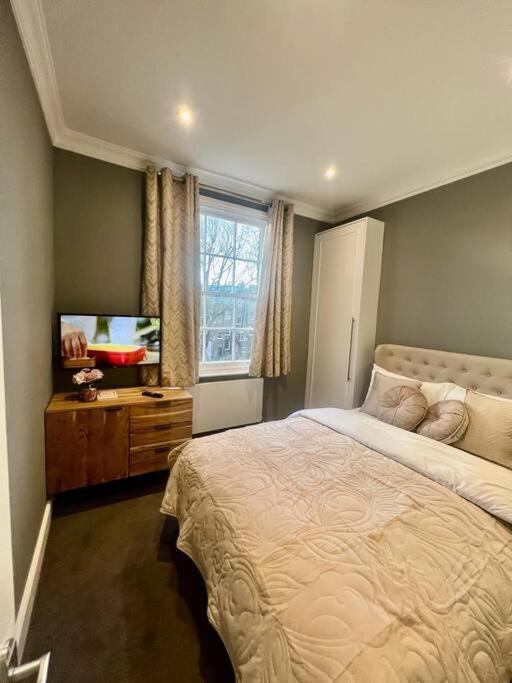 Appartement Flat In The Heart Of Holland Park à Londres Extérieur photo