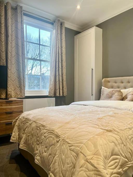 Appartement Flat In The Heart Of Holland Park à Londres Extérieur photo